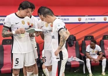 6t体育-实况足球评级与CBA球员对比